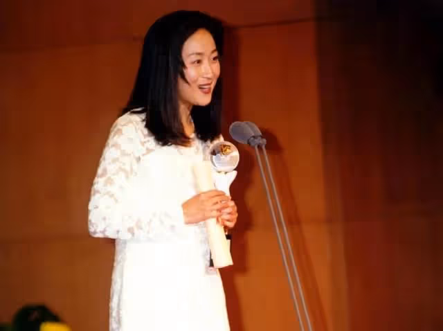 陳瑾長得挺女人，而演技更加了得，但為何總是有點老氣？