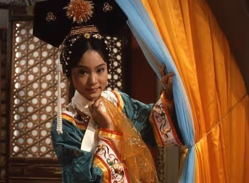 順其自然地老去，老去也是美美的，怎麼能少了典雅華貴的劉雪華