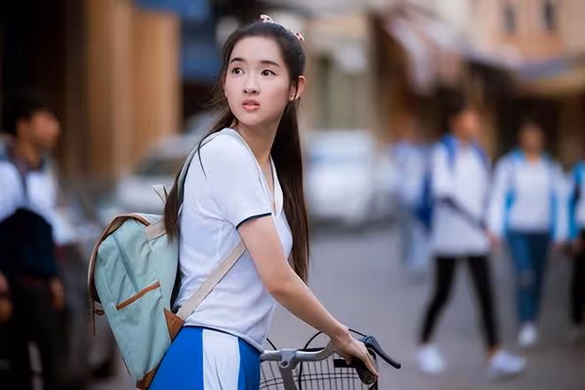王玉雯不僅有靈氣，其實演技與穿搭都不錯！