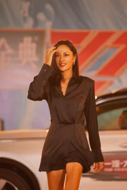 初代國模瞿穎，不僅僅是超模，顏值演技主持等都是頂呱呱的！