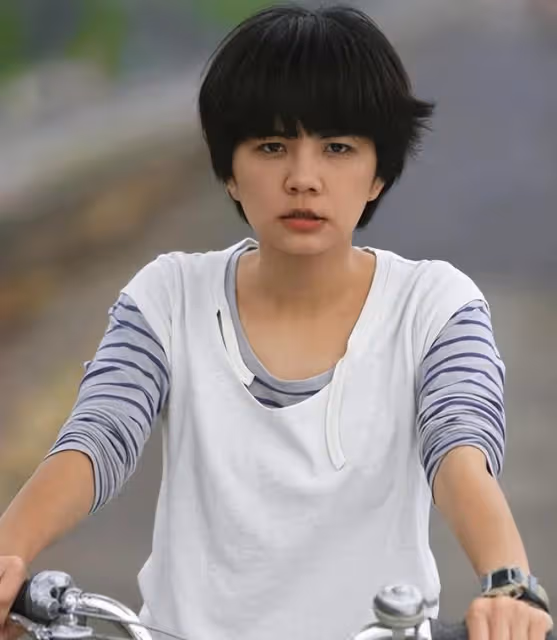 Ella陳嘉樺，為何留長發的她，反而更有女人味，更有氣場？