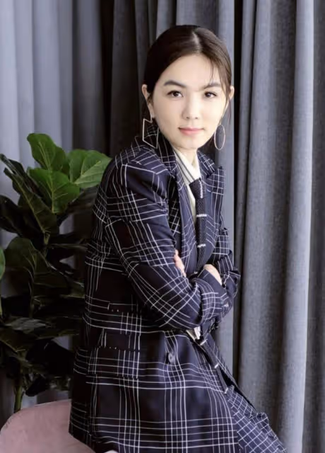 Ella陳嘉樺，為何留長發的她，反而更有女人味，更有氣場？