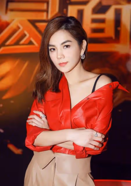 Ella陳嘉樺，為何留長發的她，反而更有女人味，更有氣場？