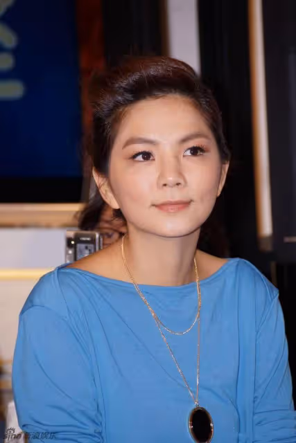 Ella陳嘉樺，為何留長發的她，反而更有女人味，更有氣場？