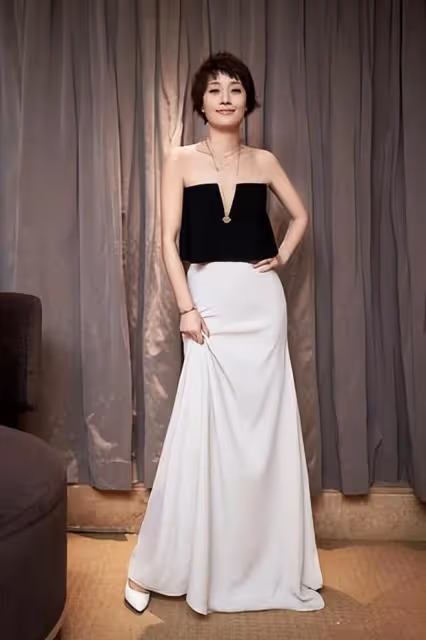 馬伊琍飾演的東霓，演技挺到位，人也不老，但為何看著就是怪？