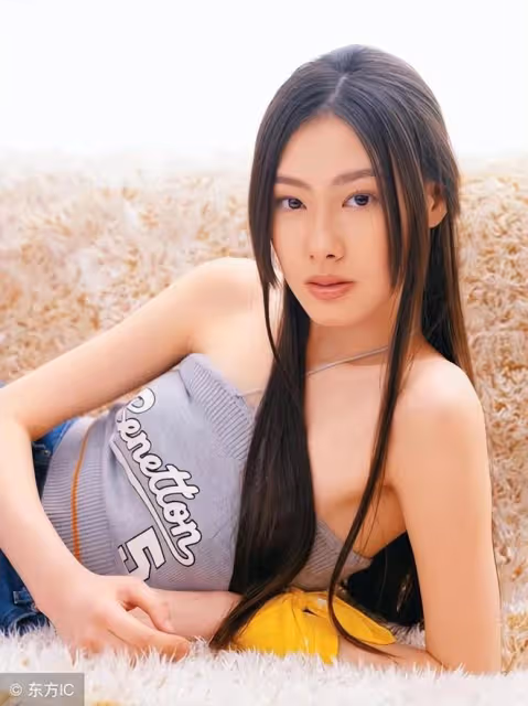 梁洛施為何有時看著挺好看，氣質也不錯，有時又覺得她好剛硬的？
