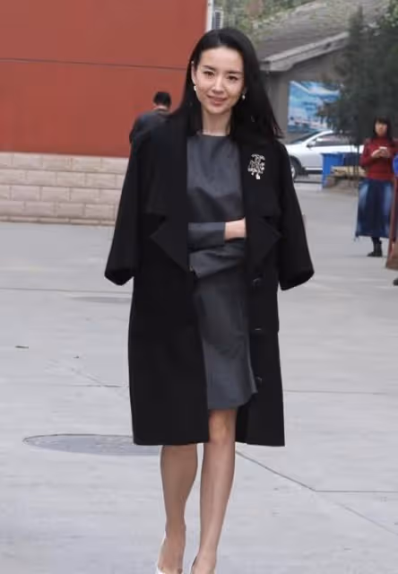 董潔的穿搭明明適合她，但為何她身上總有揮之不去的憔悴感？
