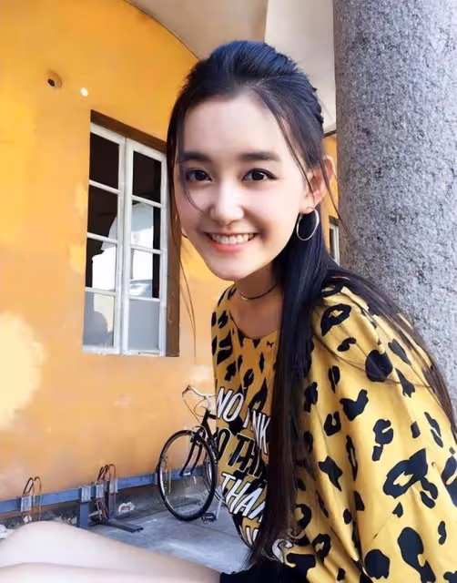 蔣依依小時候，為何挺有識別度？長大了，反而識別度降低？