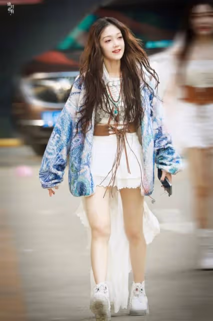 希林娜依·高，混搭穿搭法，為何顯得她好美，好少女，也好高級？