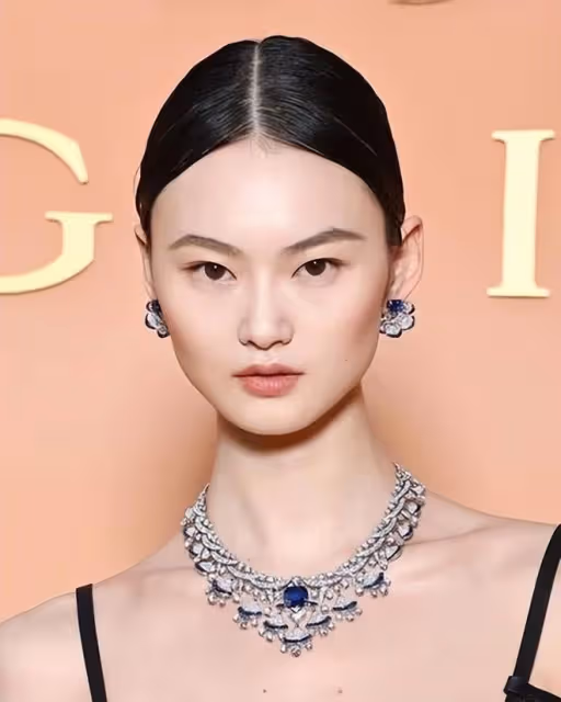 娃娃臉的賀聰，為何私服穿搭簡約大氣有質感，反而更顯高級？