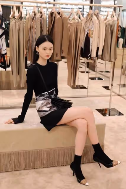 娃娃臉的賀聰，為何私服穿搭簡約大氣有質感，反而更顯高級？