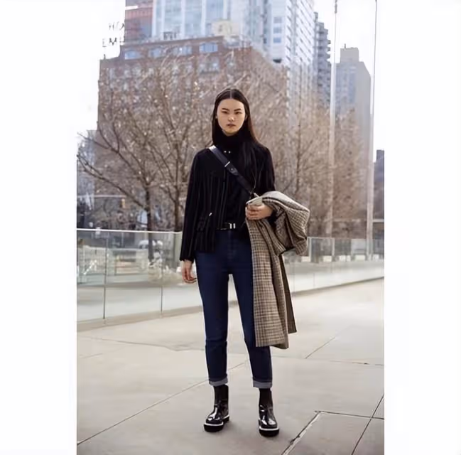 娃娃臉的賀聰，為何私服穿搭簡約大氣有質感，反而更顯高級？