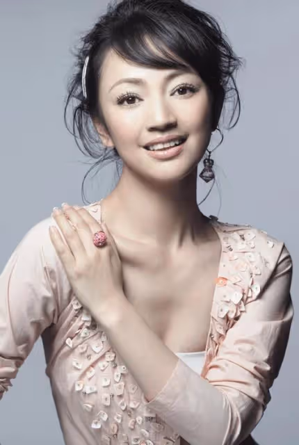 羅海瓊從溫婉氣質到優雅氣質，髮型還真的是功不可沒！