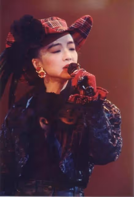 陳慧嫻歌聲很美，人也好甜，但為何大家都記不住她的樣子？