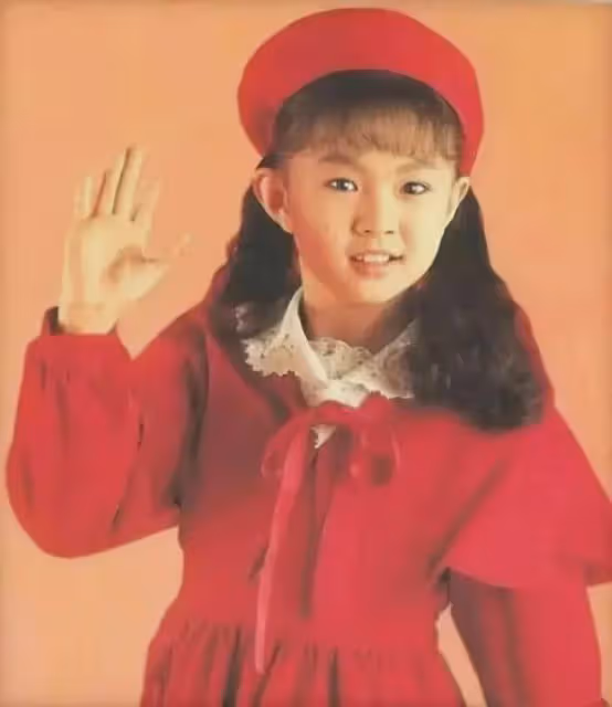 甜歌皇后卓依婷，為何40多歲了，還是這麼有少女感？