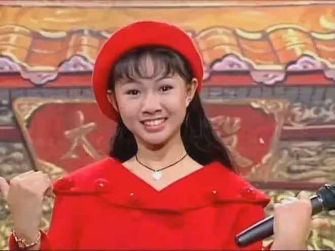 甜歌皇后卓依婷，為何40多歲了，還是這麼有少女感？