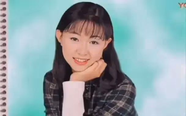 甜歌皇后卓依婷，為何40多歲了，還是這麼有少女感？
