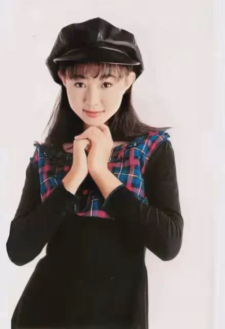 甜歌皇后卓依婷，為何40多歲了，還是這麼有少女感？