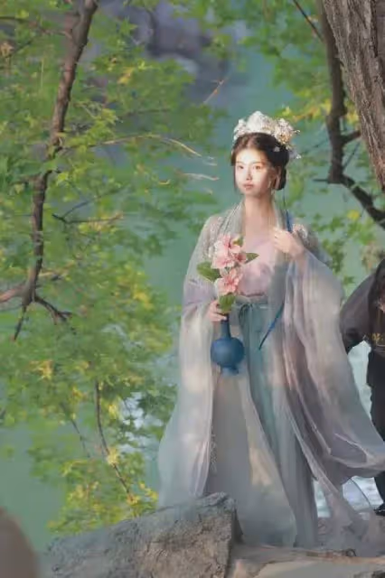 艾米童星出道，不僅顏值穩定，演技不錯，穿搭也在線！