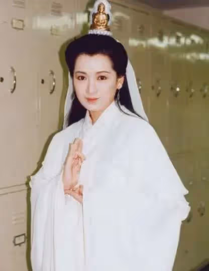 龔慈恩真的是從年輕美到老，不整容的臉就是經老！
