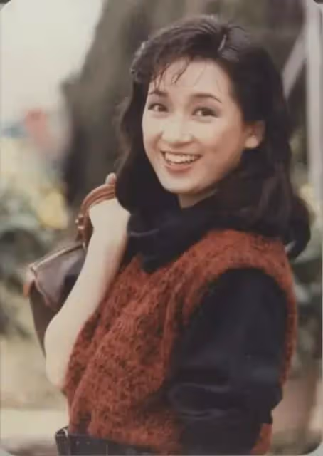 龔慈恩真的是從年輕美到老，不整容的臉就是經老！