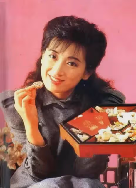 龔慈恩真的是從年輕美到老，不整容的臉就是經老！