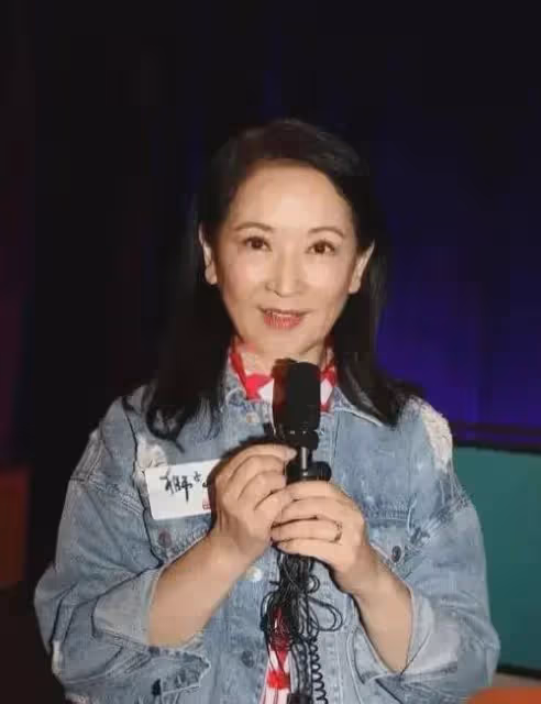 龔慈恩真的是從年輕美到老，不整容的臉就是經老！