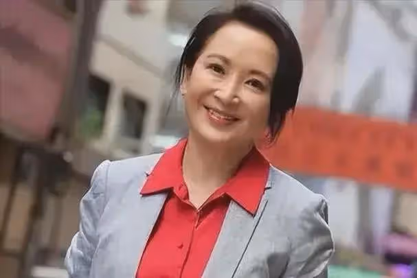 龔慈恩真的是從年輕美到老，不整容的臉就是經老！