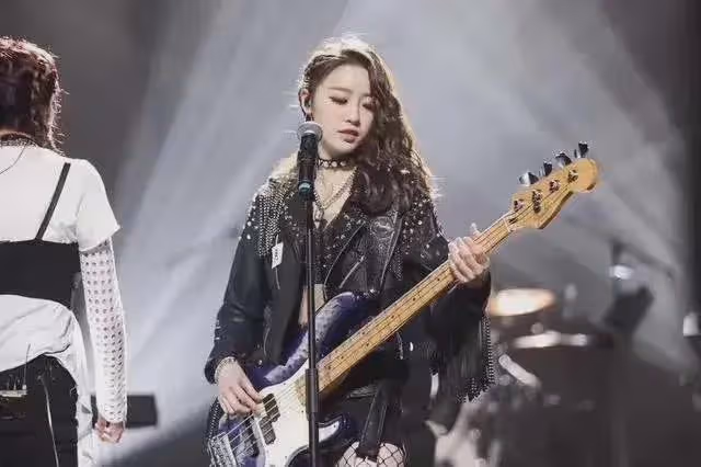 張月不僅演技好，穿搭也在線，當然未來也是可期的！