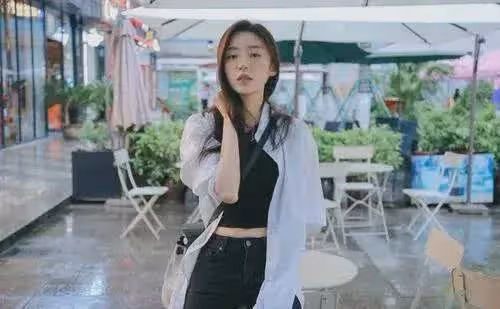 張月不僅演技好，穿搭也在線，當然未來也是可期的！