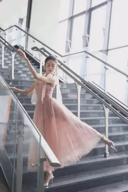 張月不僅演技好，穿搭也在線，當然未來也是可期的！