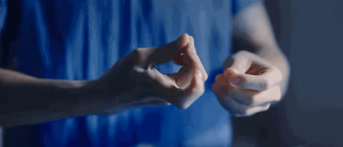 被丑手指拖累的3位男明星,明明有張俊美臉,伸出手卻能把人笑死
