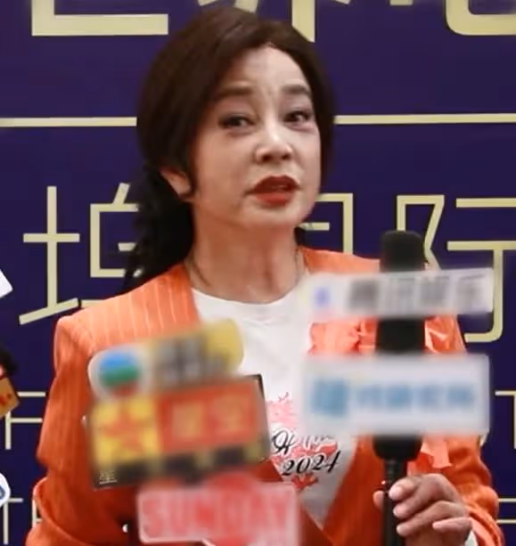 澳門這一天:劉曉慶變臉,柳岩葫蘆身材搶鏡,李多海咋長這樣了