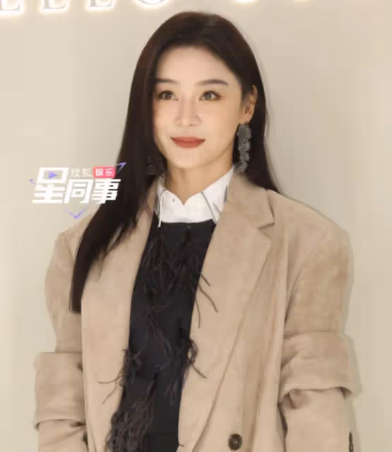 當45歲章子怡碰上61歲章小蕙,我才明白「女人微胖」才是極品