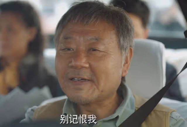 62歲的范偉,再次爆紅全網,離開趙本山,是他最正確的選擇