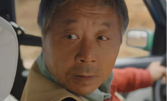 62歲的范偉,再次爆紅全網,離開趙本山,是他最正確的選擇