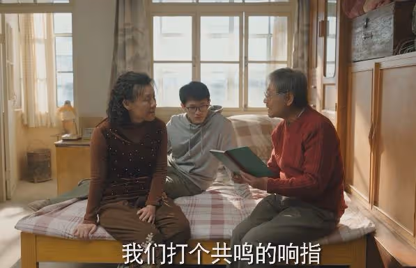 62歲的范偉,再次爆紅全網,離開趙本山,是他最正確的選擇