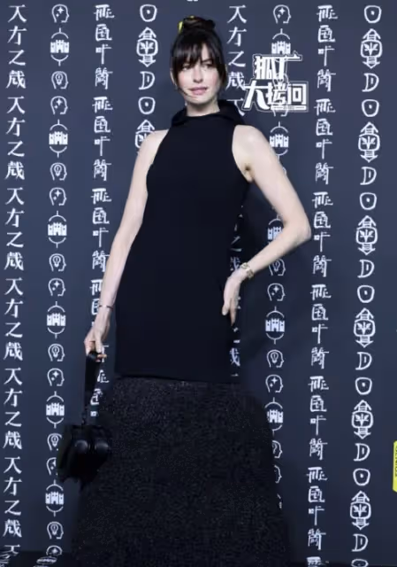 上海這一晚,被「全裹」出鏡的舒淇驚艷,不穿暴露禮服卻艷壓群芳