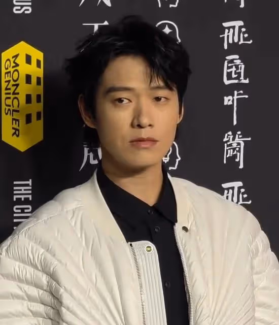 上海這一晚,被「全裹」出鏡的舒淇驚艷,不穿暴露禮服卻艷壓群芳