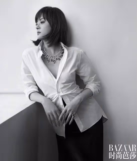 時尚大片來了,被「長發」孫儷驚艷,兇相變福相,甩打針臉幾條街