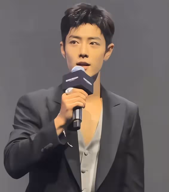 當32歲肖戰跟32歲周冬雨站一起,我才徹底明白,什麼叫頂級自律