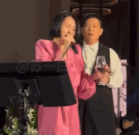蕭敬騰婚禮:賈靜雯露肩,小S露腿,都敗給了「全裹」出鏡的舒淇