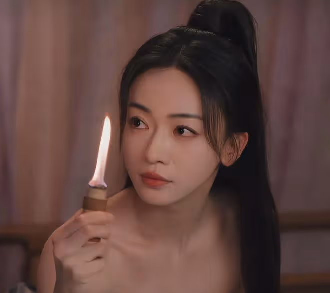 空降就拿下熱榜第一,女性復仇爽劇火了,吳謹言成功讓觀眾入坑