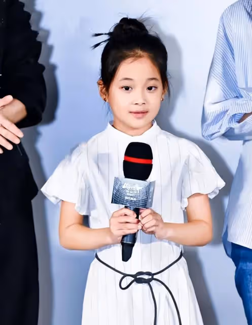 梅婷女兒進軍電影圈!11歲快快繼承媽媽美貌,母女倆如粘貼複製