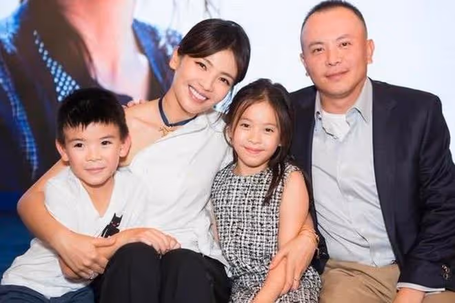 梅婷女兒進軍電影圈!11歲快快繼承媽媽美貌,母女倆如粘貼複製