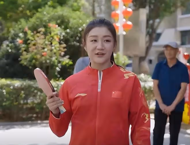 重陽節晚會看點:萬茜的腿,黃曉明的臉,朱迅咋長這樣了?
