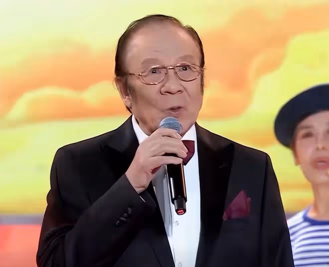 重陽節晚會看點：萬茜的腿，黃曉明的臉，朱迅咋長這樣了？