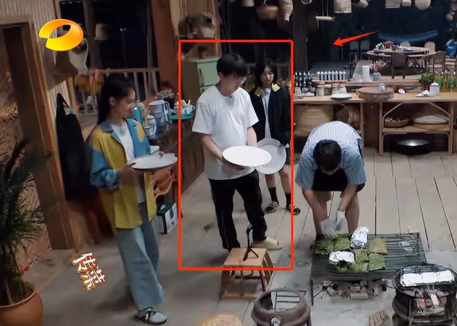 同樣是做飯,「不務正業」的賈冰,打了多少「黃磊」們的臉?