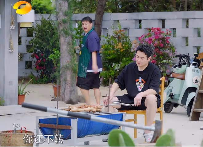 同樣是做飯,「不務正業」的賈冰,打了多少「黃磊」們的臉?