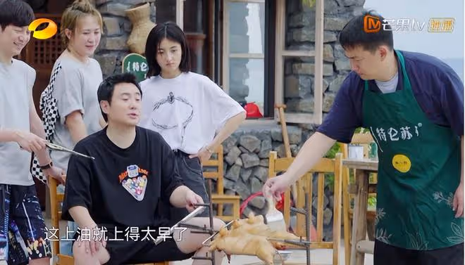 同樣是做飯,「不務正業」的賈冰,打了多少「黃磊」們的臉?